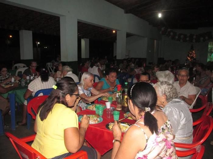Secretaria Municipal de Assistência Social realiza confraternização com os idosos - Imagem 5