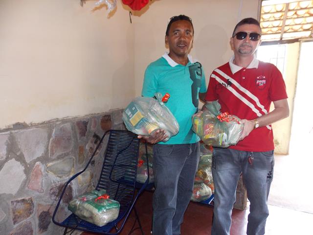 ENTREGA DE CESTA BÁSICA POR UM JOVEM BATALHA - Imagem 18