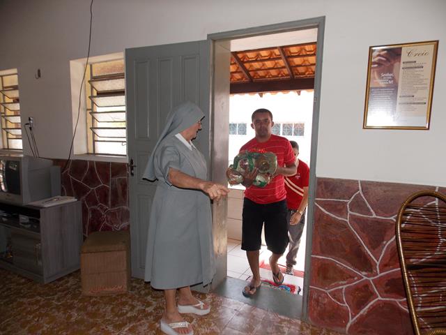 ENTREGA DE CESTA BÁSICA POR UM JOVEM BATALHA - Imagem 7