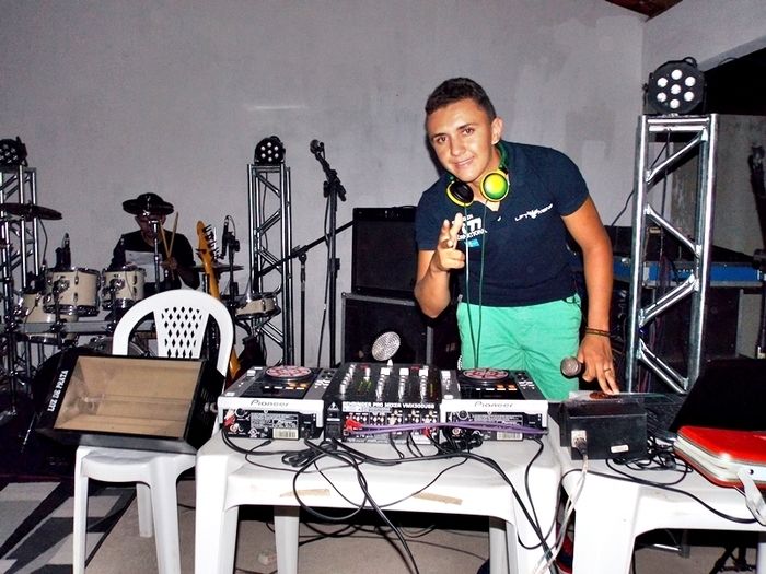 Show das Férias: DJ Raynon, Dedézinho e Forró Novato - Imagem 1