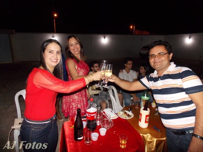 Vereador Dr. Salvador Neto e esposa enfermeira Amanda Resende realizou ceia natalina aos amigos - Imagem 33