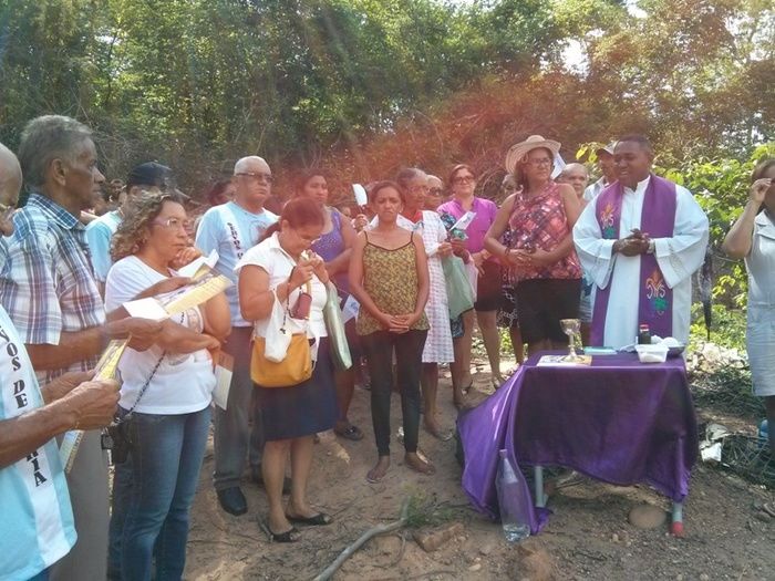 Igreja Católica realiza Missa às margens da BR 135 em solidariedade às vítimas e em apelo às autoridades  - Imagem 2