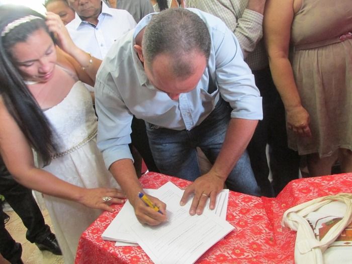 13 casais disseram Sim na parôquia diaconia Territorial Nossa Senhora de Fátima em Agricolândia   - Imagem 17