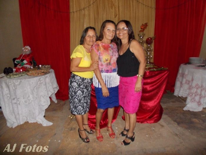 Vereador Dr. Salvador Neto e esposa enfermeira Amanda Resende realizou ceia natalina aos amigos - Imagem 29