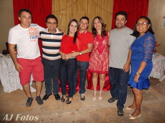 Vereador Dr. Salvador Neto e esposa enfermeira Amanda Resende realizou ceia natalina aos amigos - Imagem 26