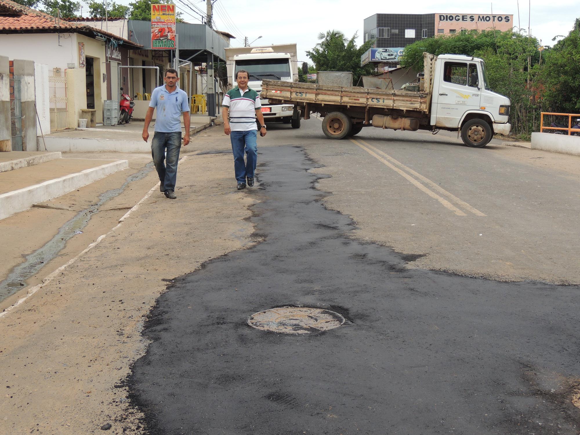 Prefeitura Municipal realiza operação para limpeza e recuperação de vias pública