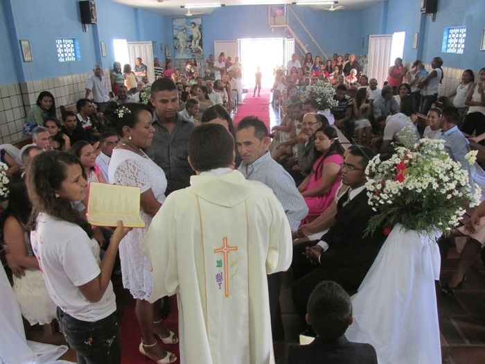 13 casais disseram Sim na parôquia diaconia Territorial Nossa Senhora de Fátima em Agricolândia   - Imagem 61