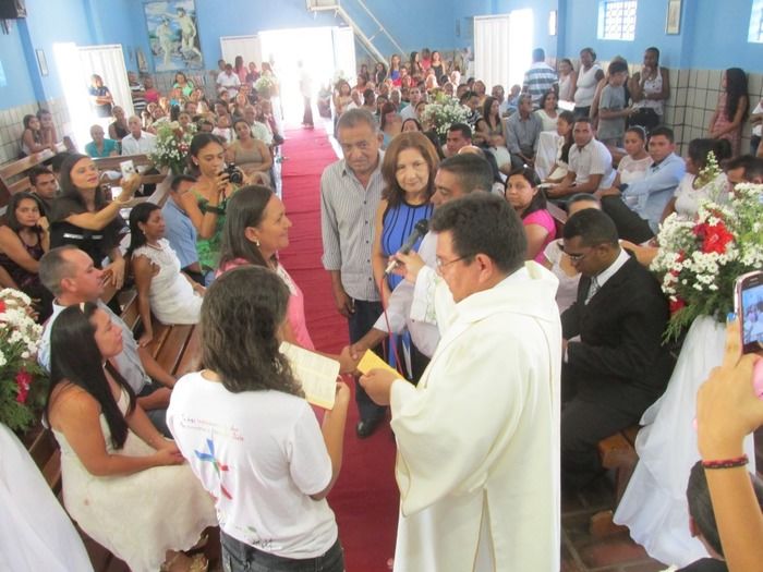 13 casais disseram Sim na parôquia diaconia Territorial Nossa Senhora de Fátima em Agricolândia   - Imagem 51