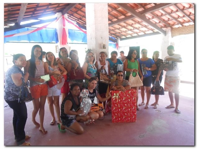 Secretaria Municipal de Educação realiza confraternização de final de ano com a equipe de trabalho - Imagem 60