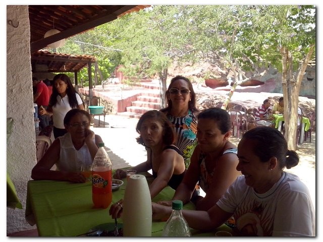 Secretaria Municipal de Educação realiza confraternização de final de ano com a equipe de trabalho - Imagem 5