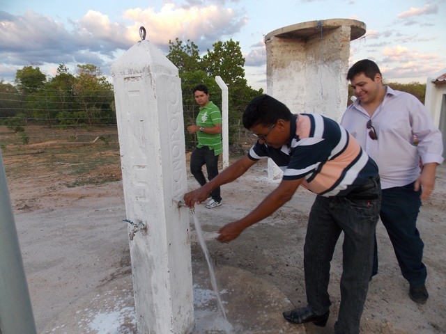 Prefeitura de São Francisco do Piauí inaugura sistema de abastecimento de água na zona rural - Imagem 7
