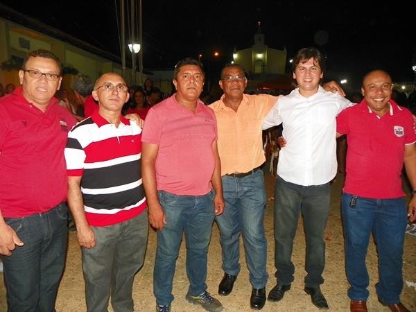 Prefeito Luiz Neto prestigia aniversário de Francisco Ayres - Imagem 11