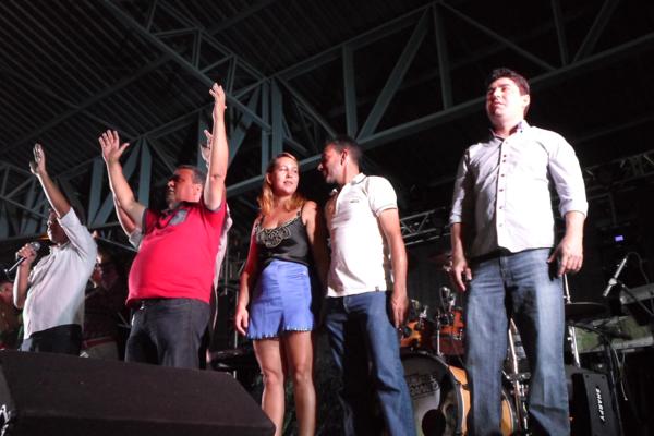 Prefeito Luiz Neto visita Regeneração e participa de aniversário da cidade  - Imagem 24