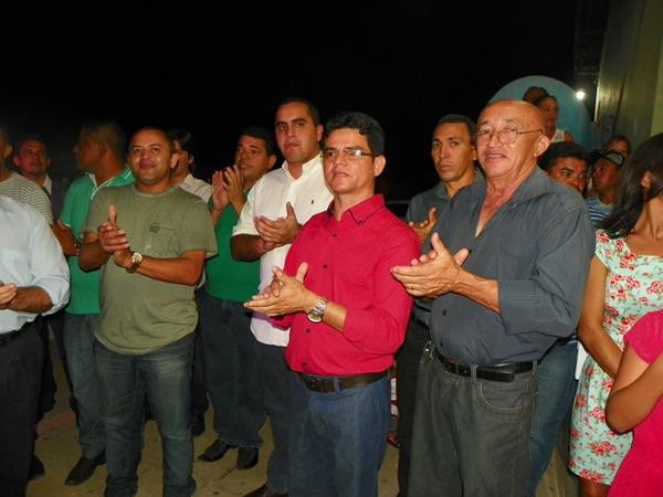 Prefeito Luiz Neto prestigia aniversário de Francisco Ayres - Imagem 9