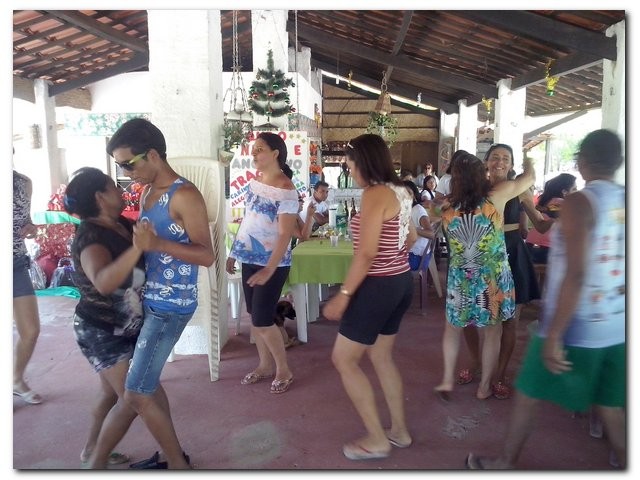 Secretaria Municipal de Educação realiza confraternização de final de ano com a equipe de trabalho - Imagem 37
