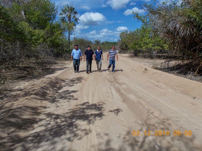 PREFEITO APOLINÁRIO COSTA VISTORIA CONSTRUÇÃO DE MAIS UMA ESTRADA VICINAL NA ZONA RURAL DE BOM PRINCIPIO DO PIAUÍ - Imagem 1