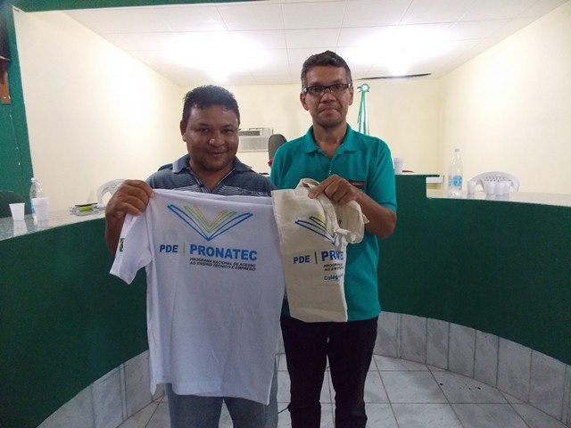  Aula inaugural do Pronatec reúne autoridades e alunos em São Francisco do Piauí - Imagem 18