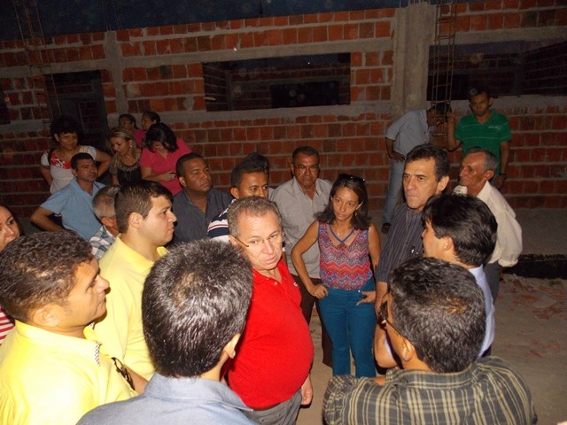 Prefeito e autoridades visitam obras da escola padrão/FNDE e entrega de unidades habitacionais  - Imagem 2