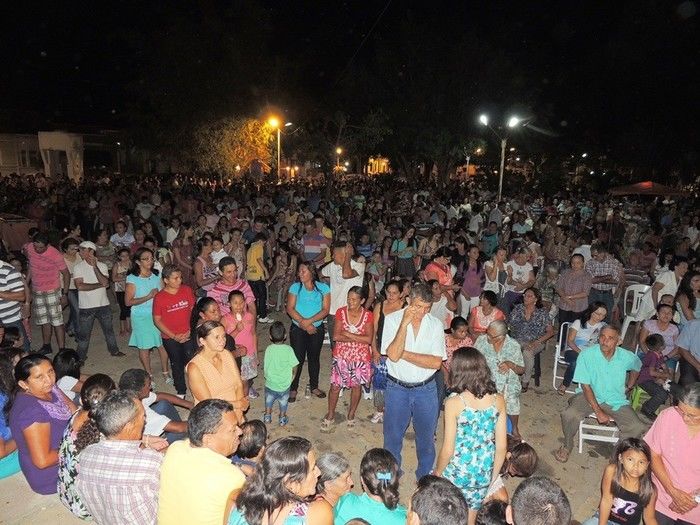 Penúltima noite do festejo de N. S. da Conceição com praça lotada de fieis - Imagem 3