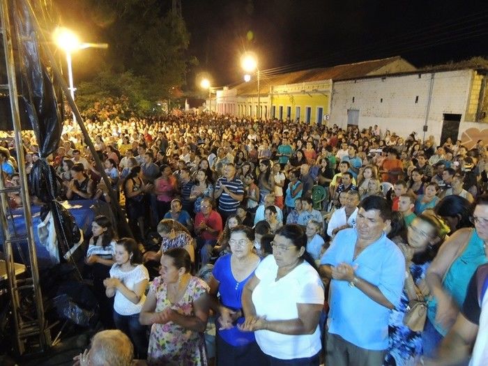 Penúltima noite do festejo de N. S. da Conceição com praça lotada de fieis - Imagem 17