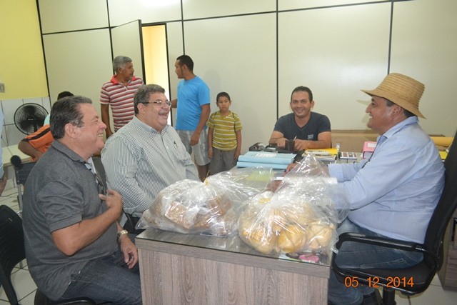prefeito Zé Resende e o vice Dominguinho, recebem Diretores do Dnocs e visitam obras. - Imagem 1