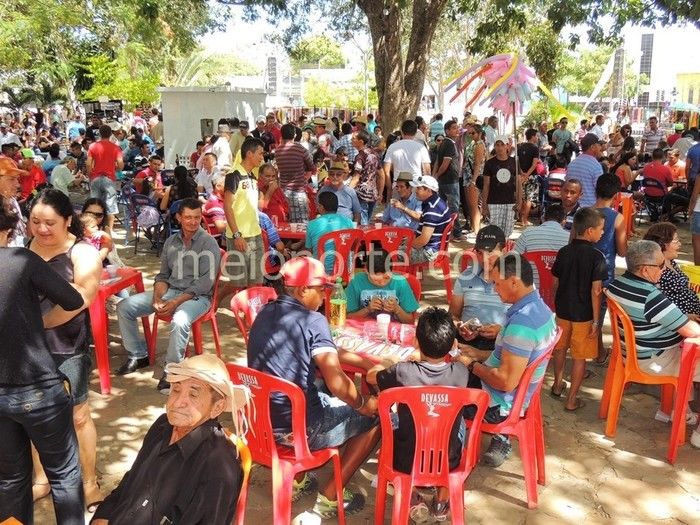 Vaqueiros invadem ruas e avenidas de Pedro II  - Imagem 45