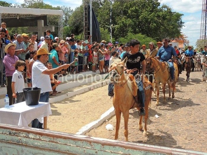 Vaqueiros invadem ruas e avenidas de Pedro II  - Imagem 30