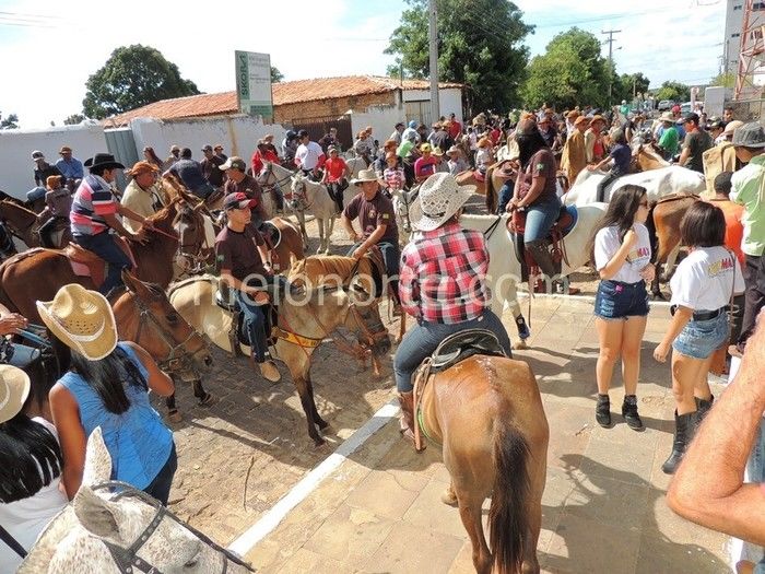 Vaqueiros invadem ruas e avenidas de Pedro II  - Imagem 7