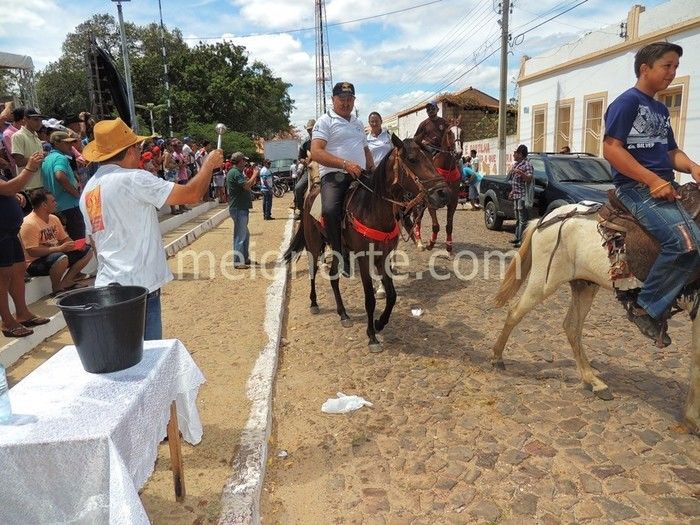 Vaqueiros invadem ruas e avenidas de Pedro II  - Imagem 32