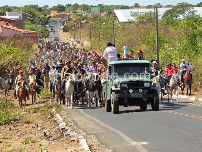 Vaqueiros invadem ruas e avenidas de Pedro II  - Imagem 26