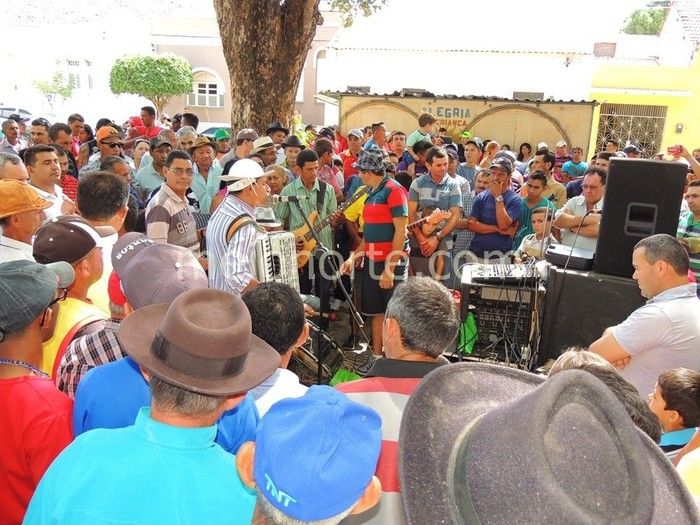 Vaqueiros invadem ruas e avenidas de Pedro II  - Imagem 47