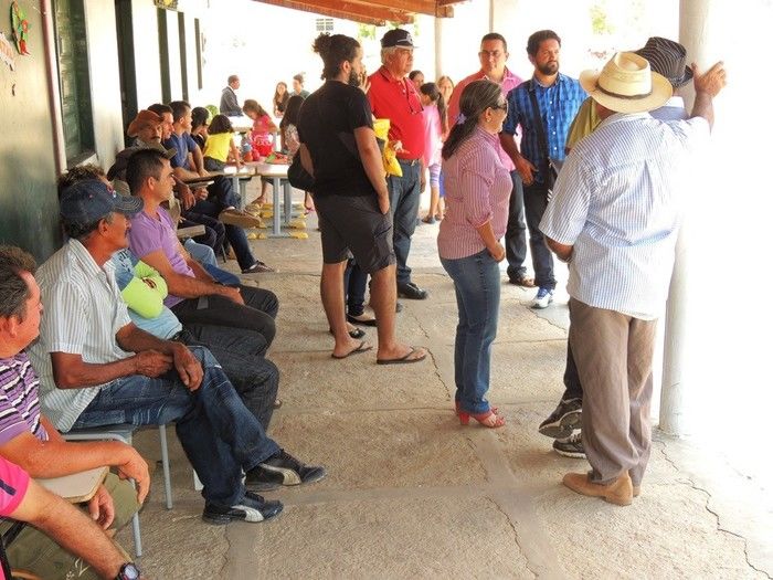 Prefeita reuniu-se com assentados da região do sertão - Imagem 8