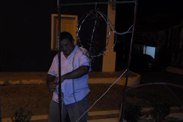 Prefeitura de Amarante começa a enfeitar a cidade para o Natal - Imagem 12