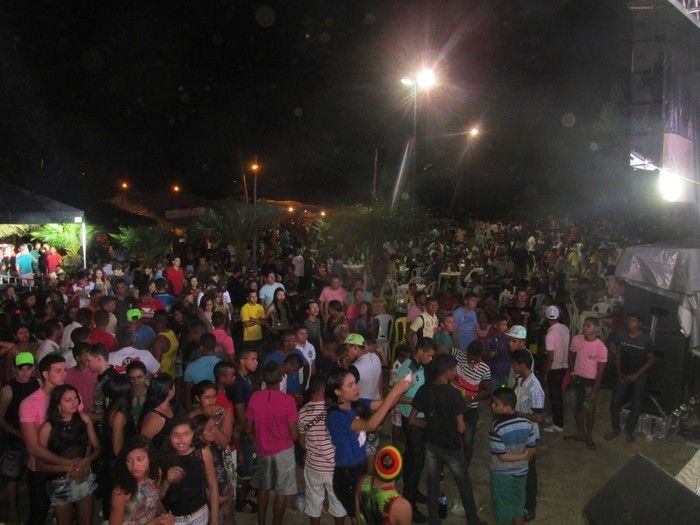 Brasas do Forró Incendeia o Fogo da Paixão no encerramento dos Festejos do Bairro Baixa em Agricolândia - Imagem 9