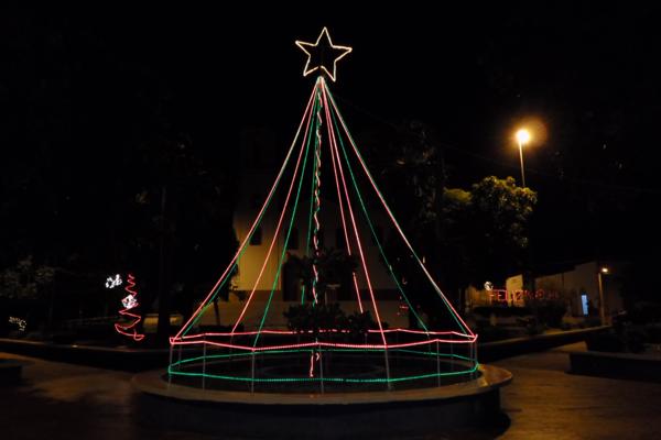 Prefeitura de Amarante começa a enfeitar a cidade para o Natal - Imagem 10