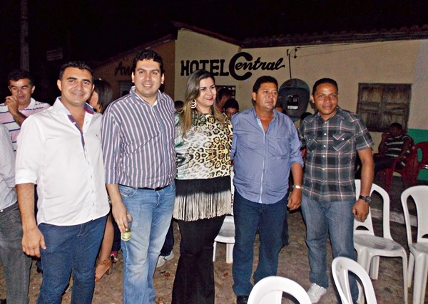 1º Dia Festejos de Prata do Piauí: Show em Praça Pública  - Imagem 15