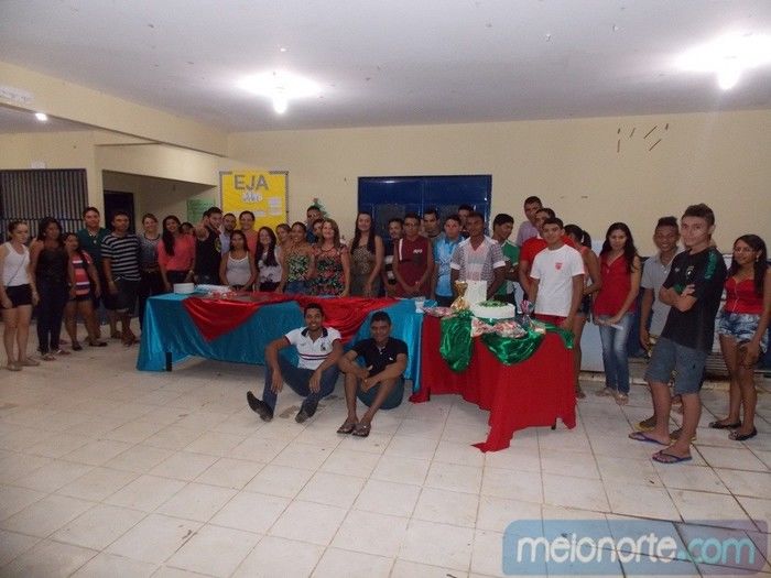 Jantar de Confraternização com os alunos da EJA 2014 - Imagem 14
