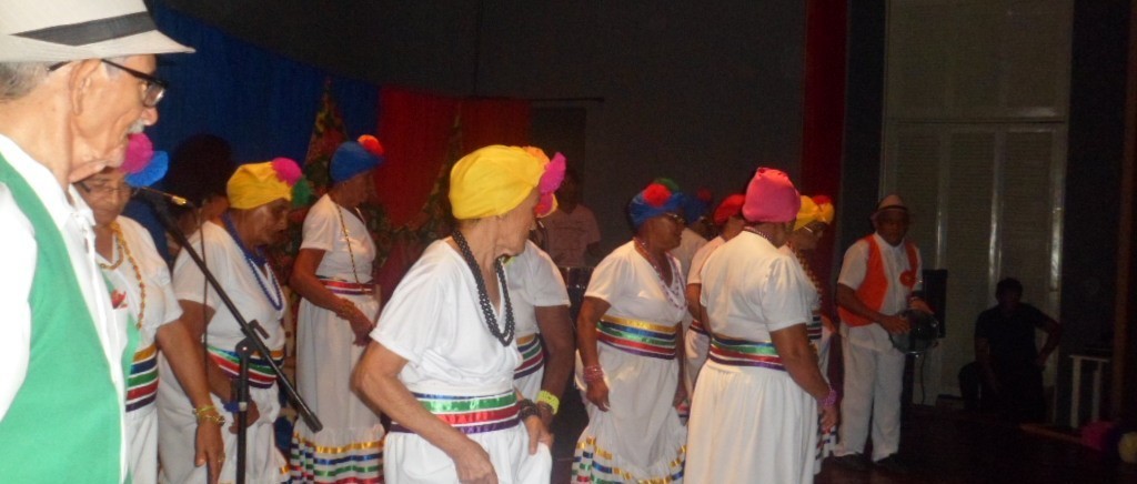 Idosos do Centro de Convivência do CRAS de Oeiras realizam espetáculo