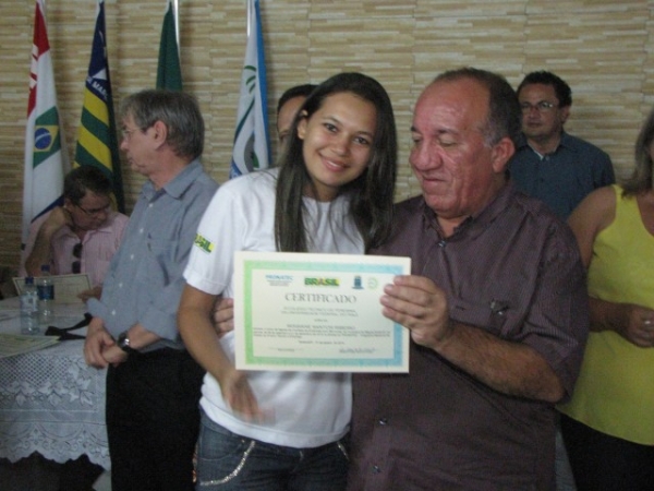 Jovens recebem certificados do PRONATEC em Miguel Alves - Imagem 20