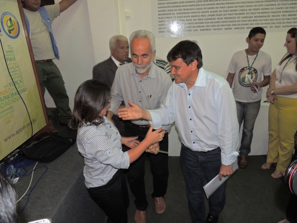 Pedro II recebe pá-carregadeira do MDA - Imagem 7