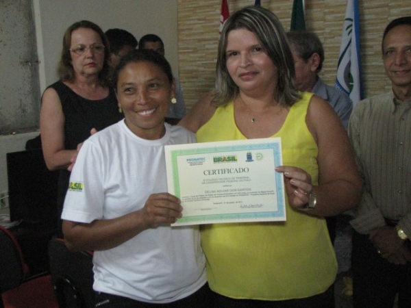 Jovens recebem certificados do PRONATEC em Miguel Alves - Imagem 7