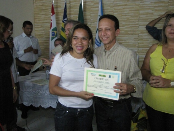 Jovens recebem certificados do PRONATEC em Miguel Alves - Imagem 28