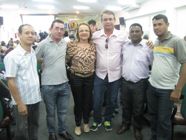 Prefeita Salete Rêgo recebe Pá carregadeira para o município de Miguel Alves - Imagem 6