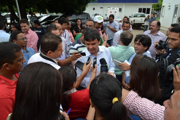 Pimenteiras recebe pá carregadeira do governo federal - Imagem 11