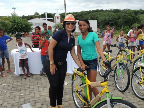Entrega das bicicletas do programa pedala Piauí aos alunos da rede municipal de Curralinhos -PI - Imagem 19