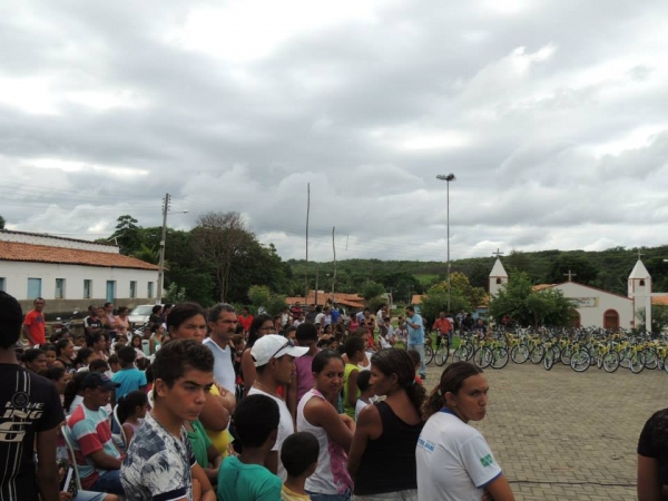 Entrega das bicicletas do programa pedala Piauí aos alunos da rede municipal de Curralinhos -PI - Imagem 54