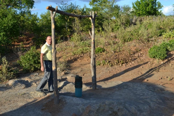 Prefeito visita localidades beneficiadas com construção e perfuração de poços artesianos - Imagem 7