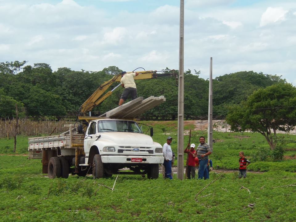 Governo Municipal de Luís Correia amplia rede de energia elétrica na zona rural