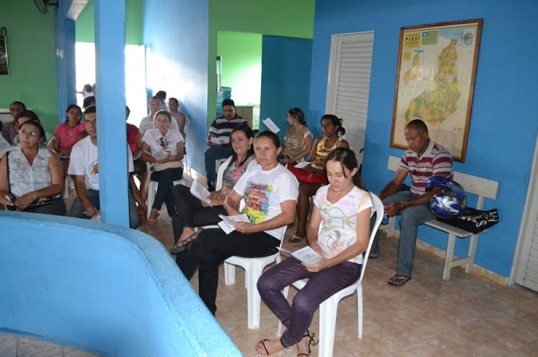 Palestra com fonoaudióloga encerra semana pedagógica e orienta professores sobre cuidados com a voz  - Imagem 4
