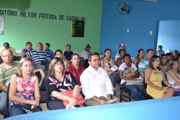 Palestra com fonoaudióloga encerra semana pedagógica e orienta professores sobre cuidados com a voz  - Imagem 5
